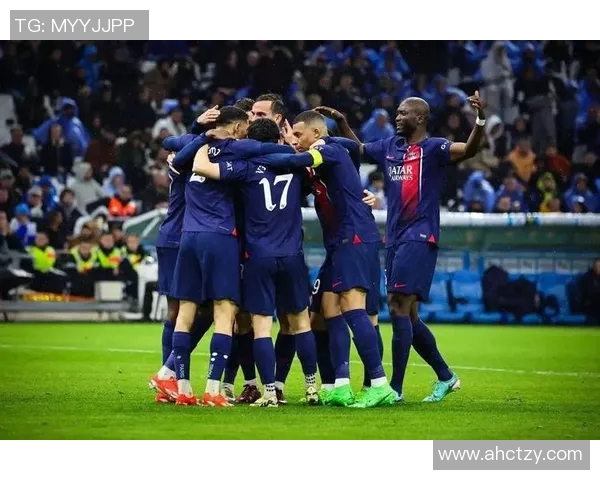 巴黎圣日耳曼连续三轮不胜,球队信心受挫需全队共同努力 巴黎圣日耳曼连续三轮不胜,球队信心受挫需全队共同努力